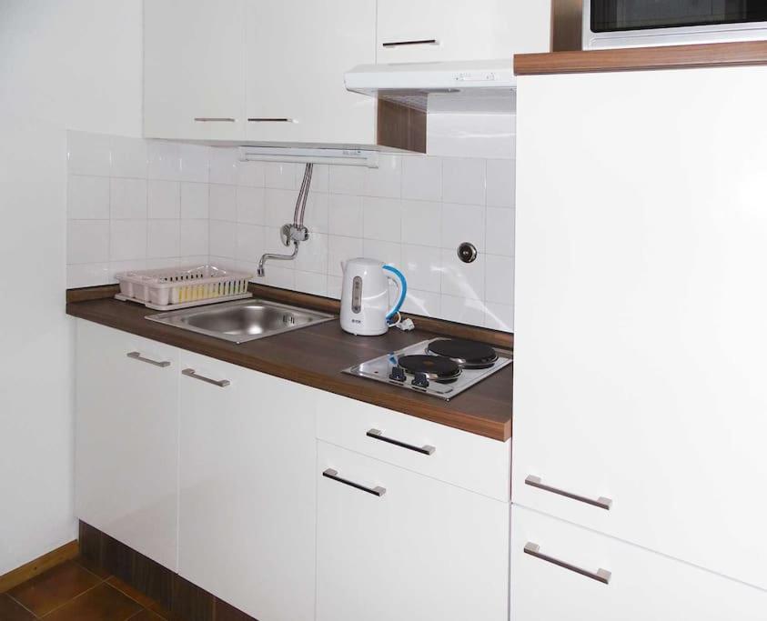 Eurit Apartment Shown In Detail Split Exterior photo