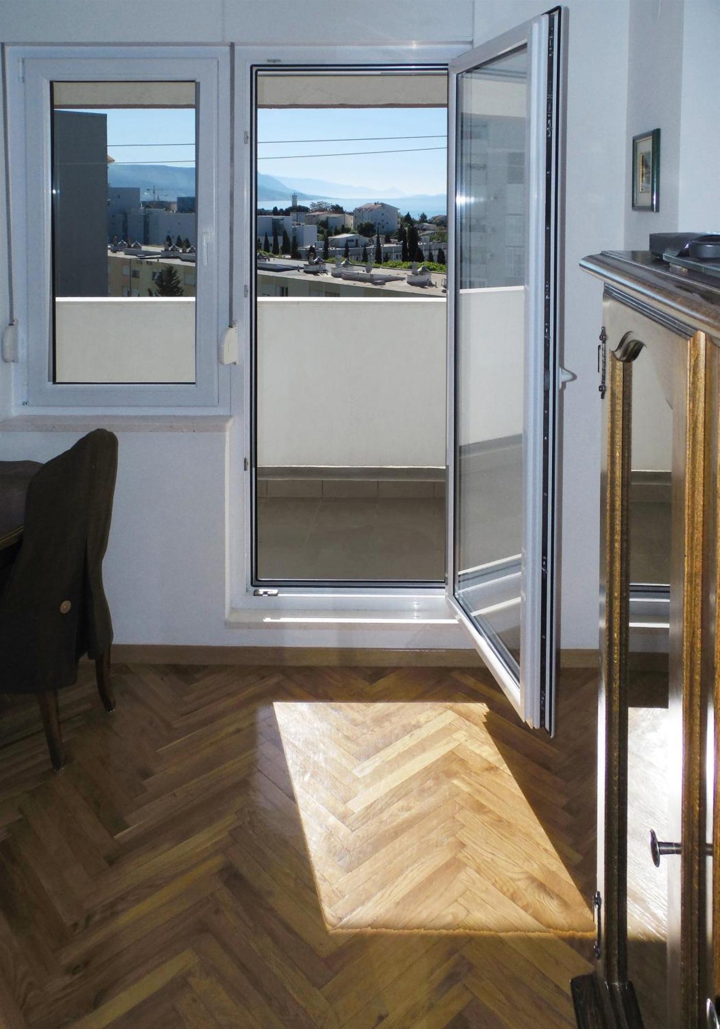 Eurit Apartment Shown In Detail Split Exterior photo